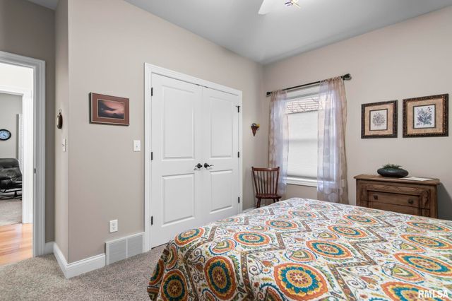 2216 Charlack Avenue, Springfield, IL 62704