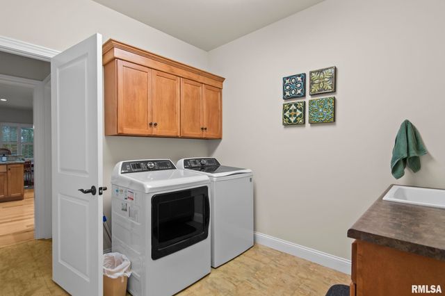 2216 Charlack Avenue, Springfield, IL 62704