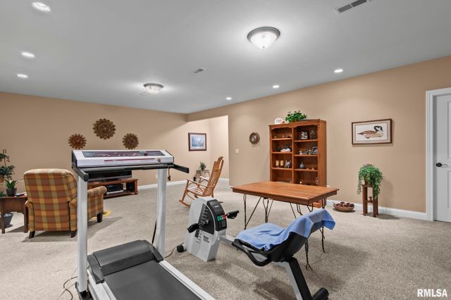 2216 Charlack Avenue, Springfield, IL 62704