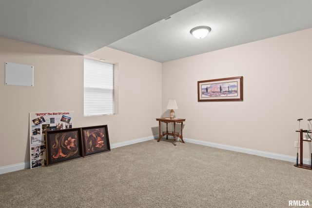 2216 Charlack Avenue, Springfield, IL 62704