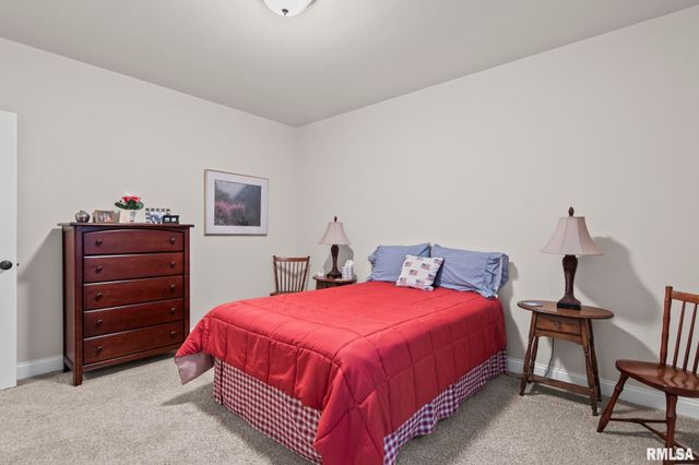 2216 Charlack Avenue, Springfield, IL 62704