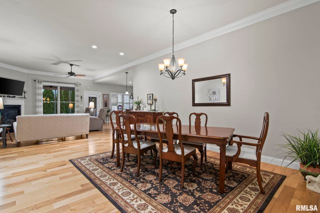 2216 Charlack Avenue, Springfield, IL 62704