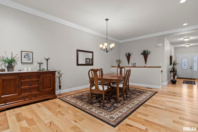 2216 Charlack Avenue, Springfield, IL 62704