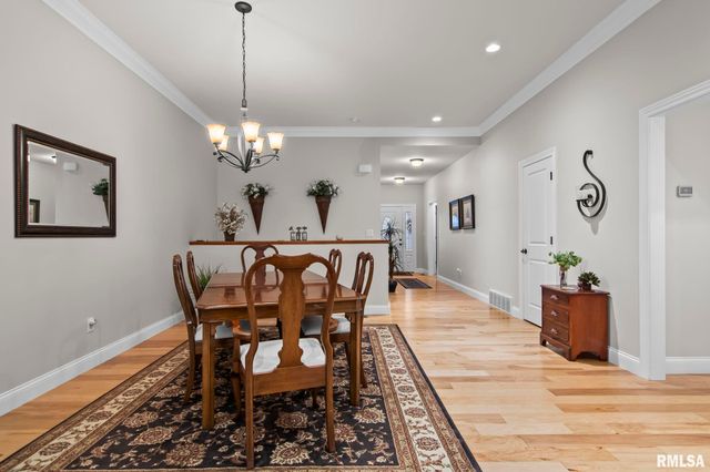 2216 Charlack Avenue, Springfield, IL 62704