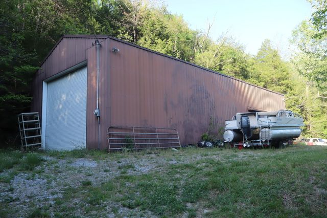 341 Pumpkin Hollow Rd, Liberty, TN 37095