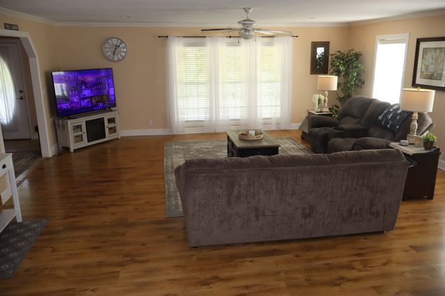341 Pumpkin Hollow Rd, Liberty, TN 37095