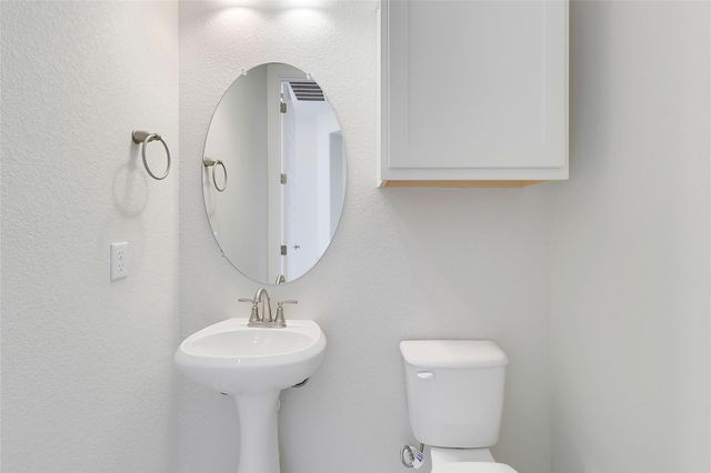 532 Great Lawn BND, Liberty Hill, TX 78642