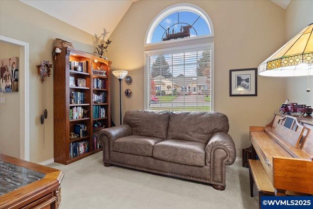 1534 Gearhart Av NW, Salem, OR 97304