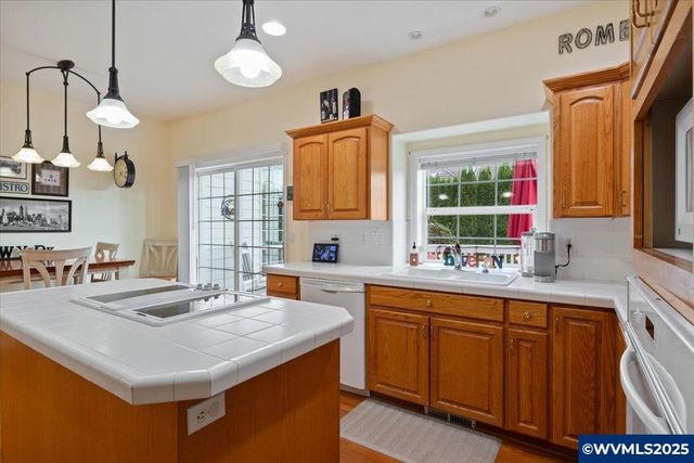 1534 Gearhart Av NW, Salem, OR 97304