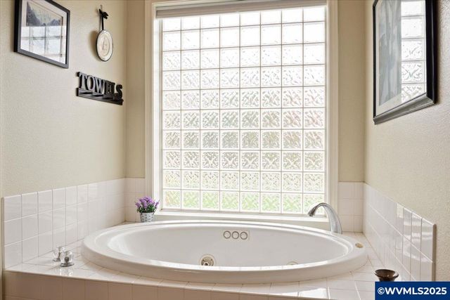 1534 Gearhart Av NW, Salem, OR 97304