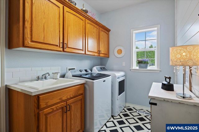 1534 Gearhart Av NW, Salem, OR 97304