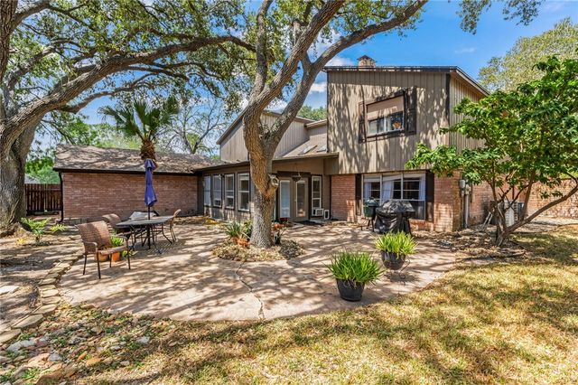 6202 Lost Creek Dr, Corpus Christi, TX 78413