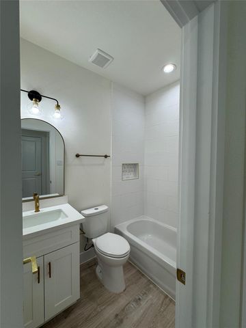 1719 Esther Street AB, Houston, TX 77088