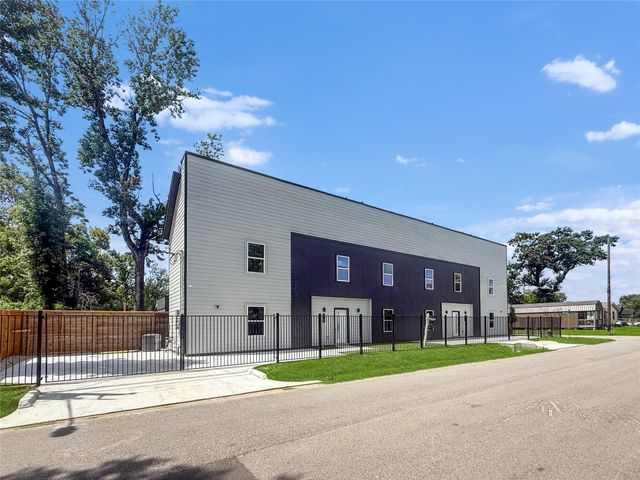 1719 Esther Street AB, Houston, TX 77088