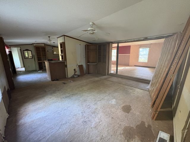 215 Frederick Loop, Linden, TN 37096
