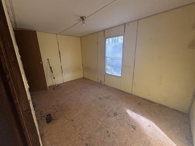 215 Frederick Loop, Linden, TN 37096