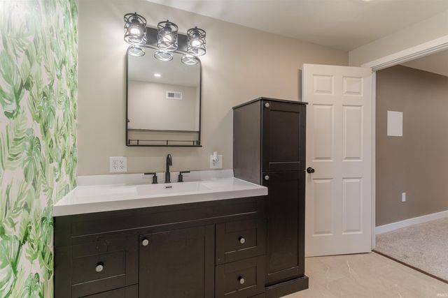 2511 Saint George Road, Evansville, IN 47711