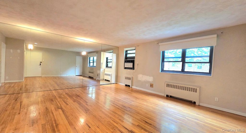 163-70 17th Avenue Upper Level, Whitestone, NY 11357 — photo 3