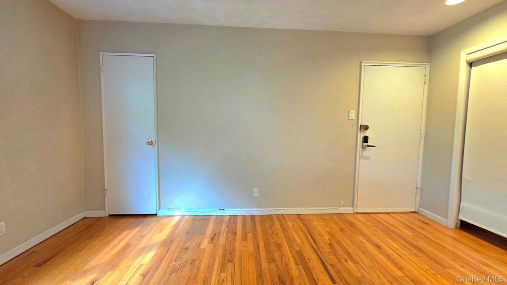 163-70 17th Avenue Upper Level, Whitestone, NY 11357 — photo 4