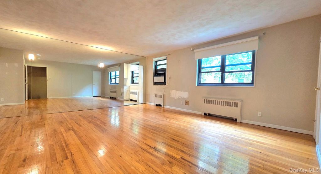 163-70 17th Avenue Upper Level, Whitestone, NY 11357 — photo 5