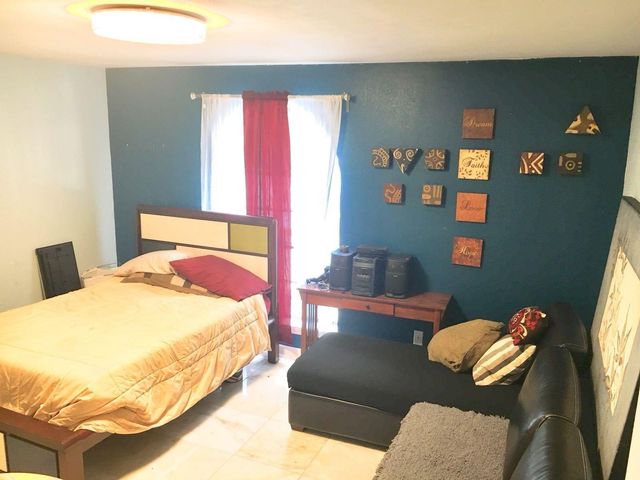 5908 Kiam Street, Houston, TX 77007