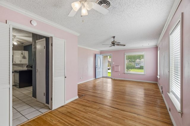 311 W 7th Street, Irving, TX 75060