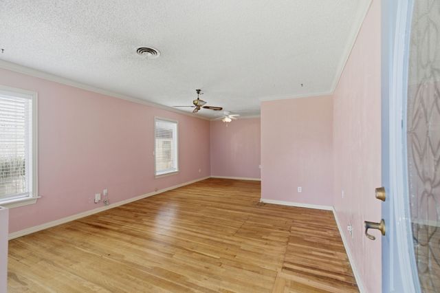 311 W 7th Street, Irving, TX 75060