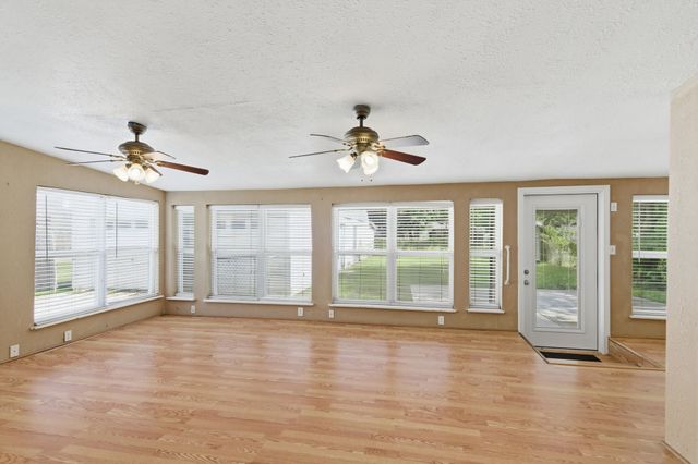 311 W 7th Street, Irving, TX 75060