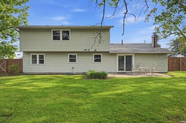 302 Hickory Grove Road, Hartford City, IN 47348