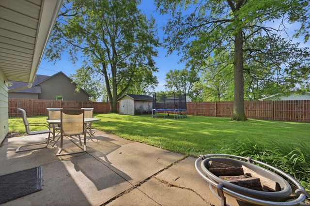 302 Hickory Grove Road, Hartford City, IN 47348