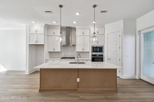 11913 MIRACLE WOODS Way, Jacksonville, FL 32224