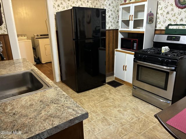 2727 Plunkett Avenue, Rotterdam, NY 12306