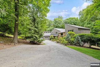 845 Shadow Ridge Road, Franklin Lakes, NJ 07417