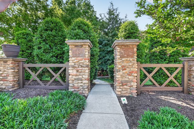 522 Sydenham Dr, Franklin, TN 37064