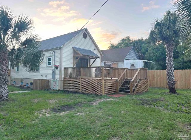 1302 Dr Martin Luther King Jr Dr, Pensacola, FL 32503