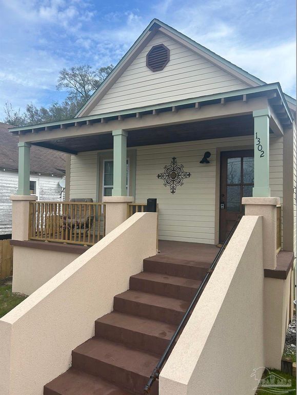 1302 Dr Martin Luther King Jr Dr, Pensacola, FL 32503