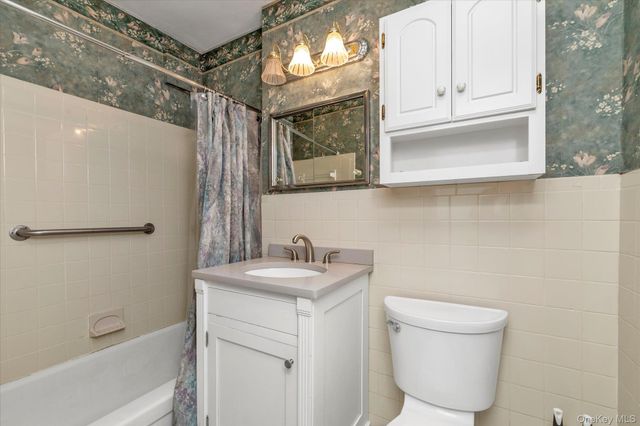 490 Atlantic Avenue 330, East Rockaway, NY 11518