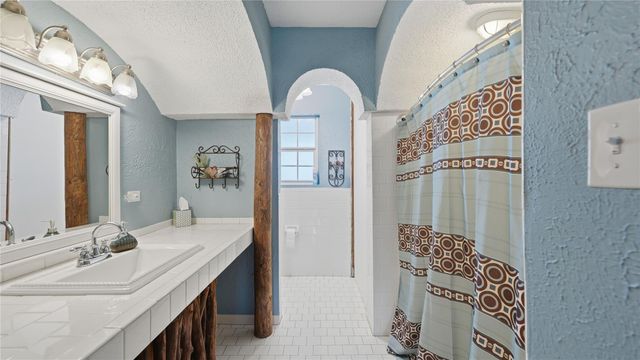 182 Little Ranch RD, Red Rock, TX 78662