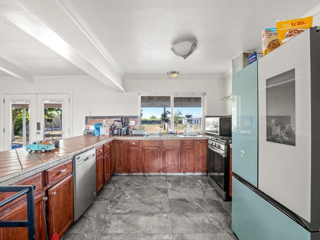 6110 W Nebraska Avenue, Caruthers, CA 93609