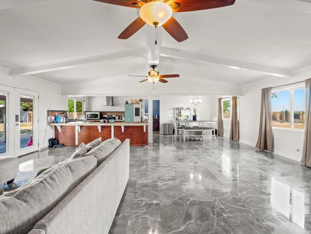 6110 W Nebraska Avenue, Caruthers, CA 93609