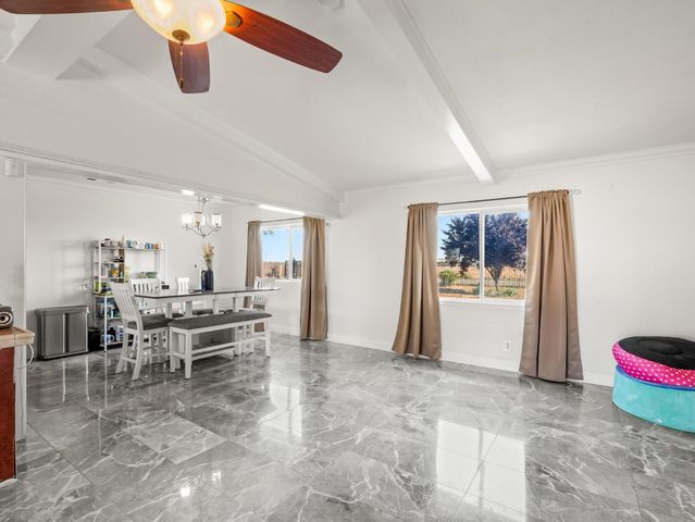 6110 W Nebraska Avenue, Caruthers, CA 93609