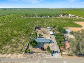 6110 W Nebraska Avenue, Caruthers, CA 93609