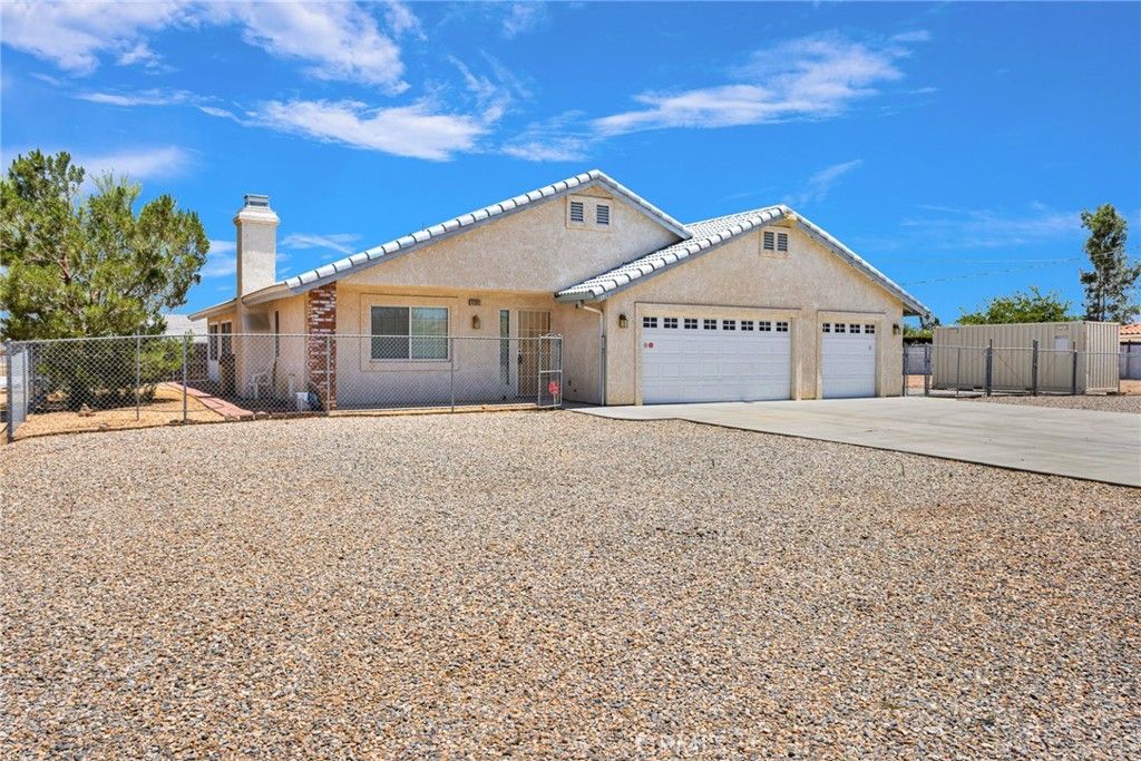 Image 1 of property listing at 11281 4th, Hesperia, CA 92345