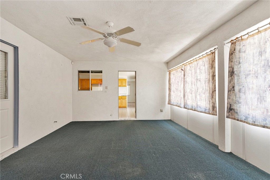 Image 14 of property listing at 11281 4th, Hesperia, CA 92345