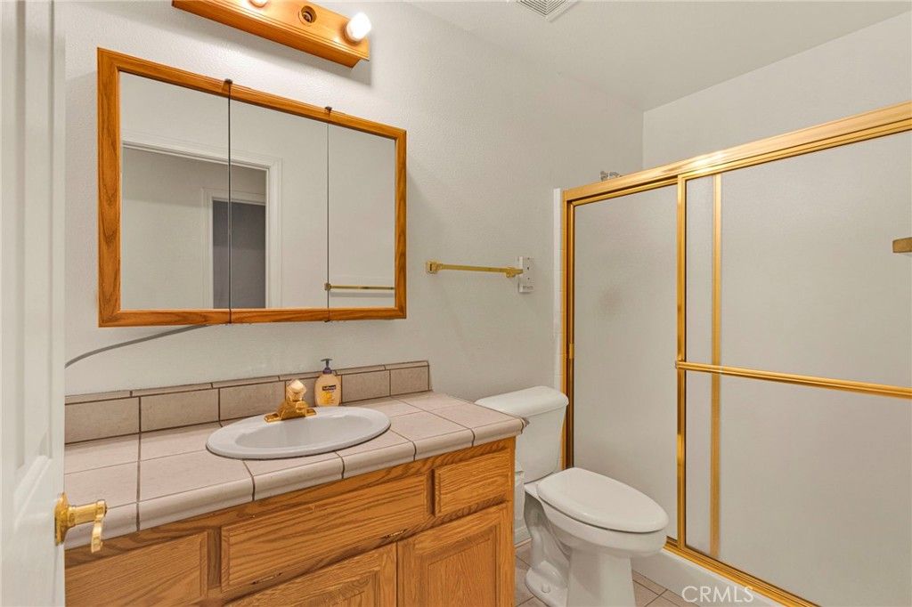 Image 18 of property listing at 11281 4th, Hesperia, CA 92345