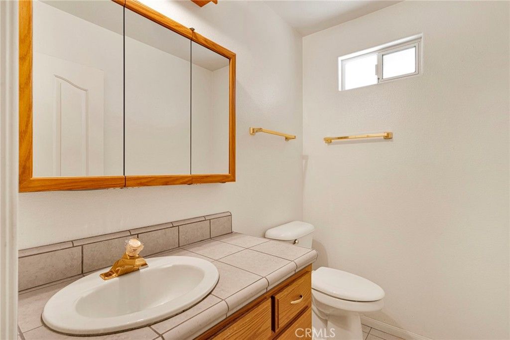 Image 21 of property listing at 11281 4th, Hesperia, CA 92345