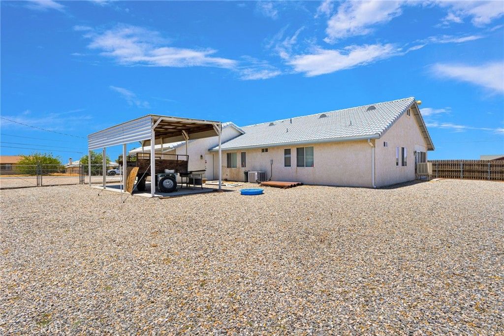 Image 27 of property listing at 11281 4th, Hesperia, CA 92345