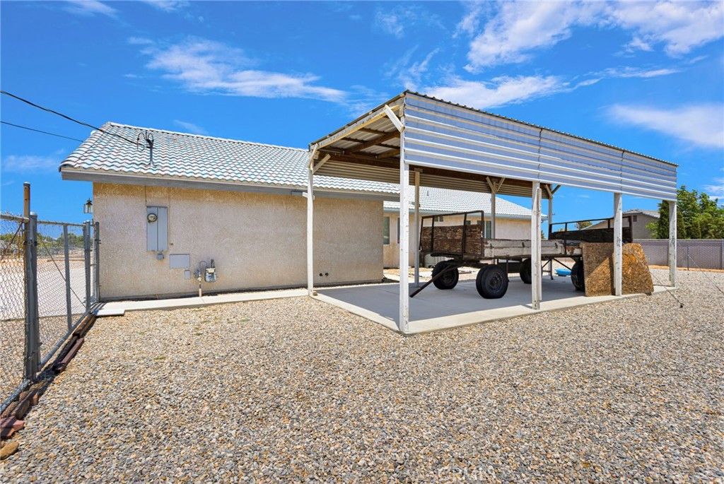 Image 28 of property listing at 11281 4th, Hesperia, CA 92345