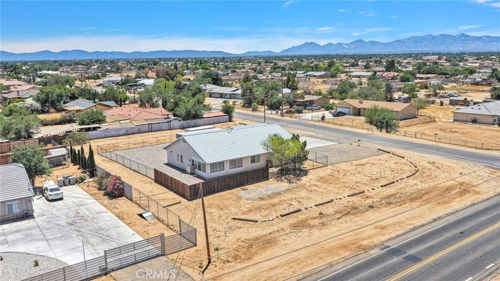 Image 34 of property listing at 11281 4th, Hesperia, CA 92345