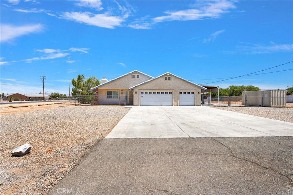 Image 5 of property listing at 11281 4th, Hesperia, CA 92345